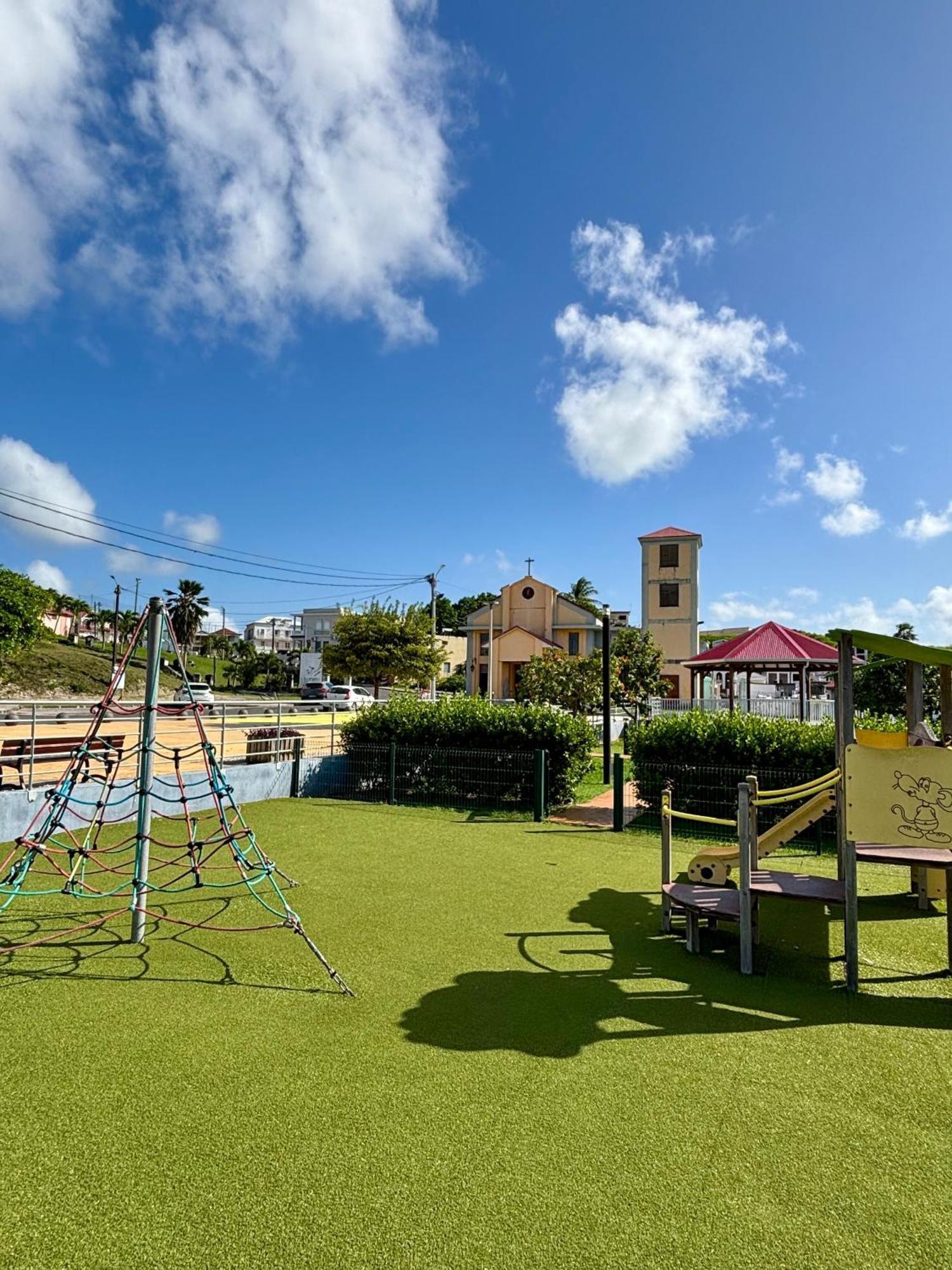 Gite Tournesol - A 2 Min De La Plage Et Du Bourg Anse-Bertrand Exterior photo